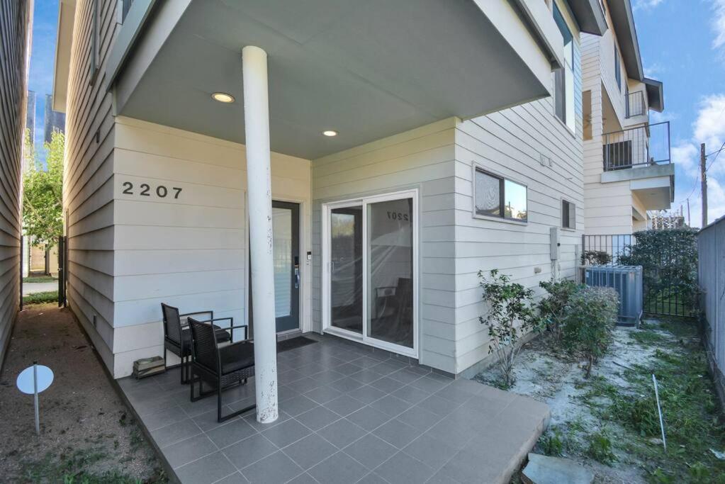 ヒューストン 3Br/3.5Ba Three Story East Downtown Townhouse With Viewヴィラ エクステリア 写真
