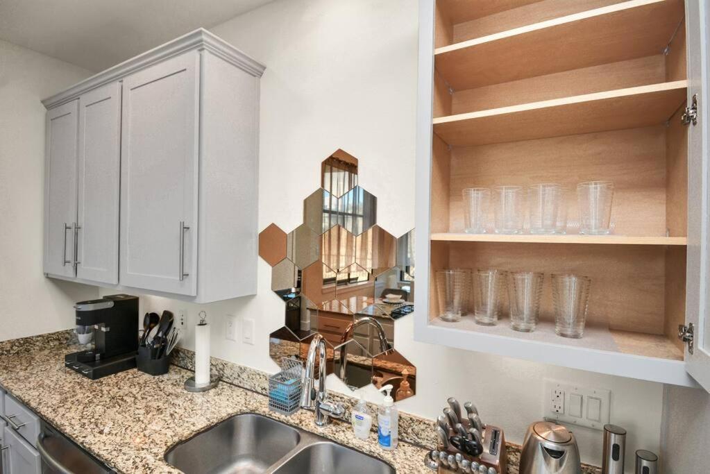 ヒューストン 3Br/3.5Ba Three Story East Downtown Townhouse With Viewヴィラ エクステリア 写真