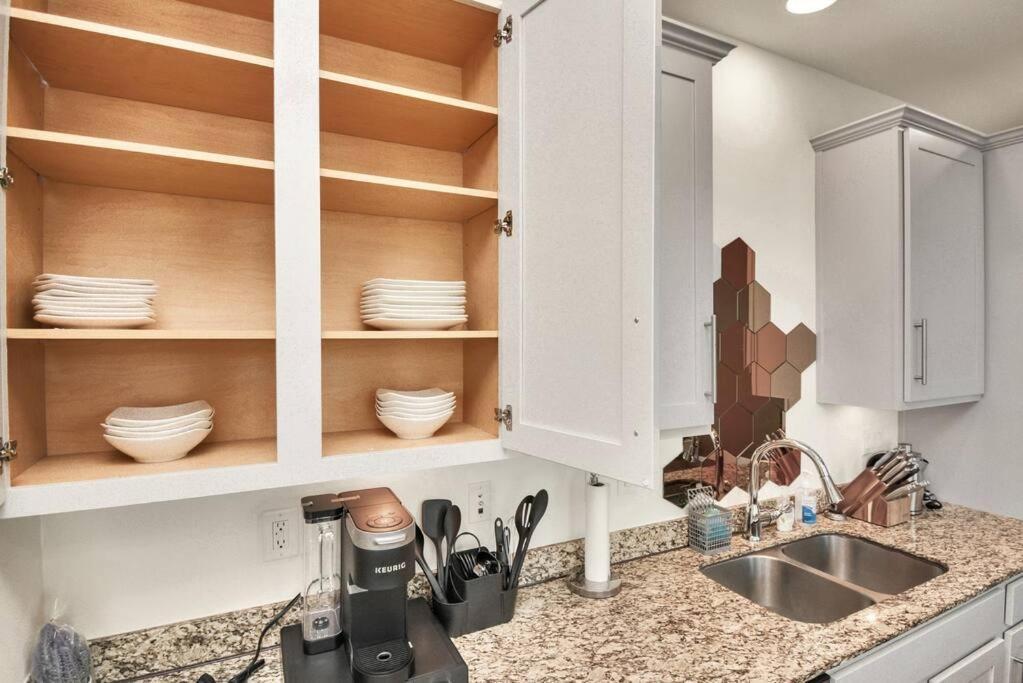 ヒューストン 3Br/3.5Ba Three Story East Downtown Townhouse With Viewヴィラ エクステリア 写真