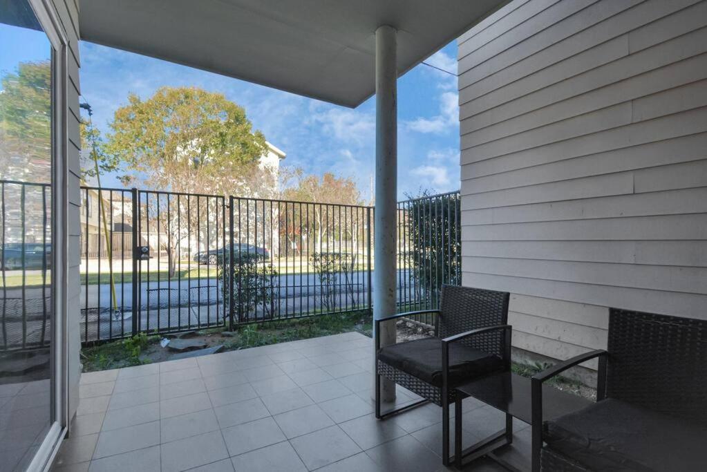 ヒューストン 3Br/3.5Ba Three Story East Downtown Townhouse With Viewヴィラ エクステリア 写真