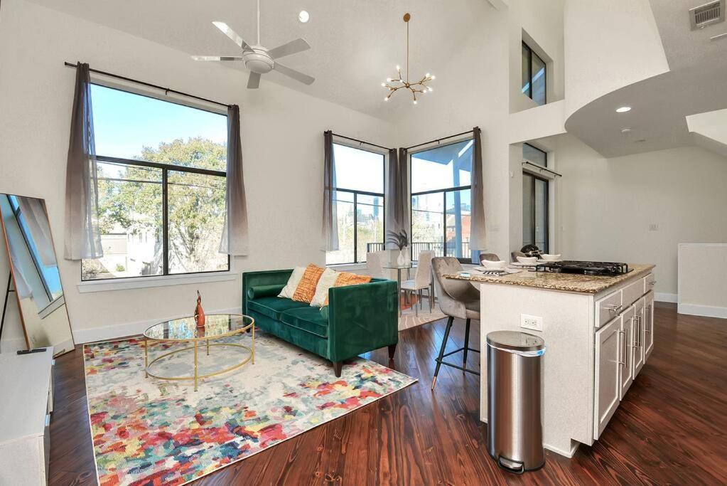 ヒューストン 3Br/3.5Ba Three Story East Downtown Townhouse With Viewヴィラ エクステリア 写真