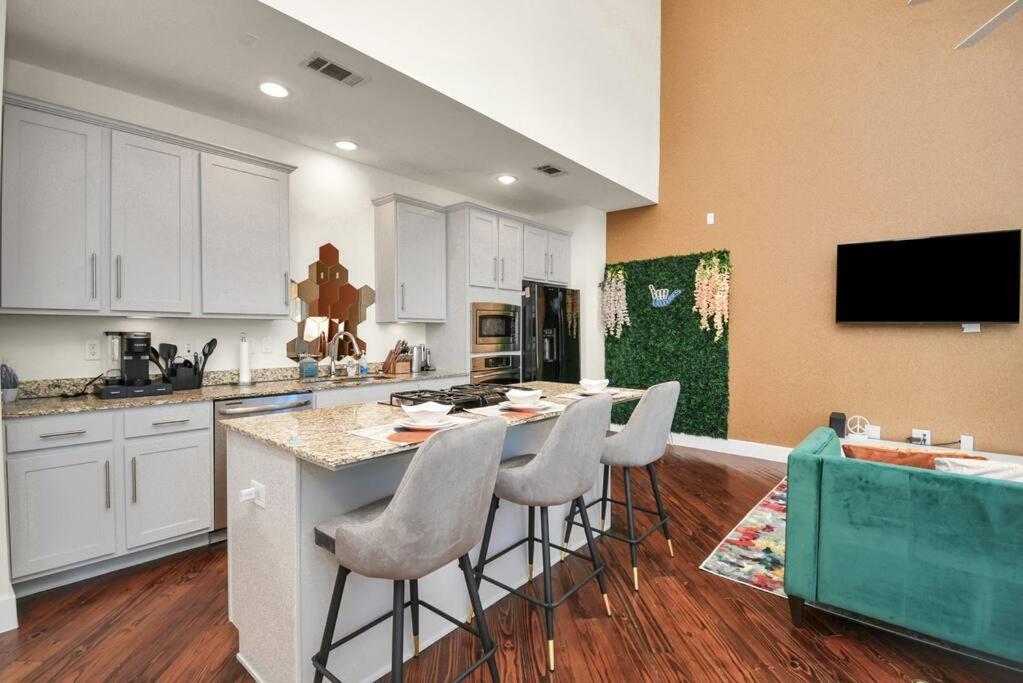 ヒューストン 3Br/3.5Ba Three Story East Downtown Townhouse With Viewヴィラ エクステリア 写真