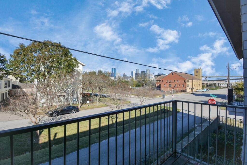 ヒューストン 3Br/3.5Ba Three Story East Downtown Townhouse With Viewヴィラ エクステリア 写真