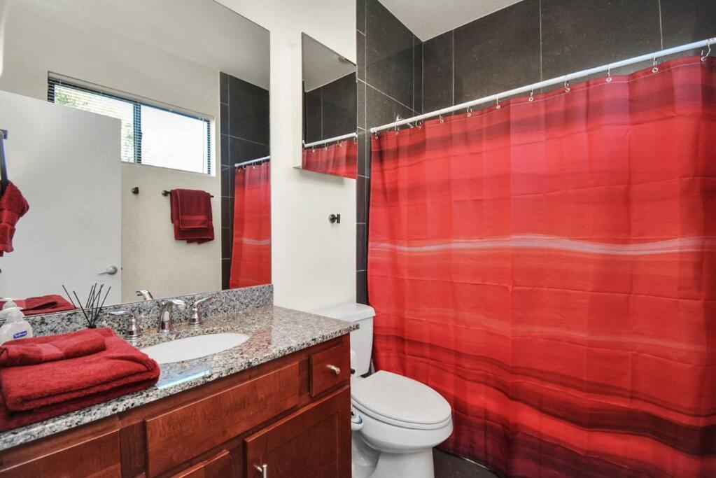 ヒューストン 3Br/3.5Ba Three Story East Downtown Townhouse With Viewヴィラ エクステリア 写真