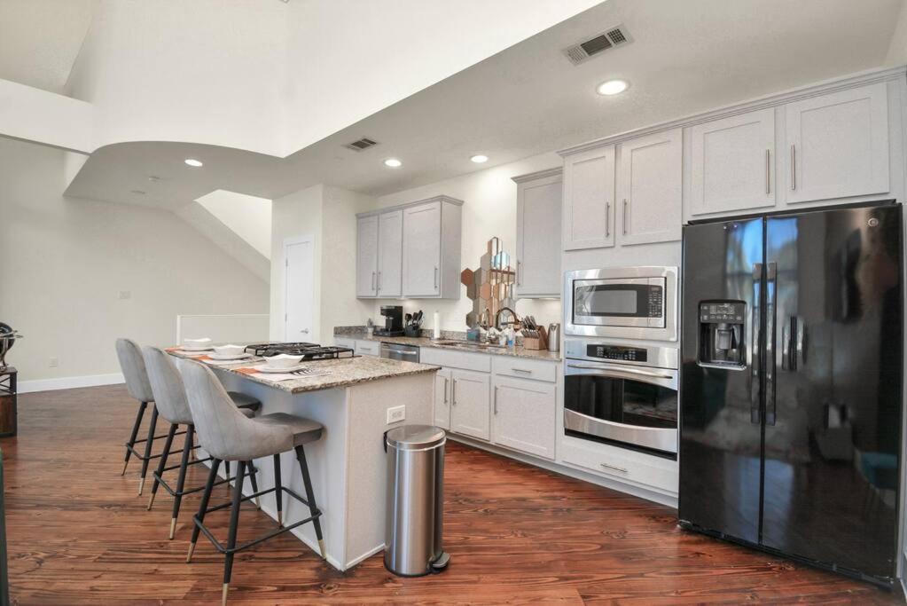 ヒューストン 3Br/3.5Ba Three Story East Downtown Townhouse With Viewヴィラ エクステリア 写真