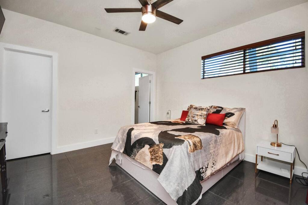ヒューストン 3Br/3.5Ba Three Story East Downtown Townhouse With Viewヴィラ エクステリア 写真