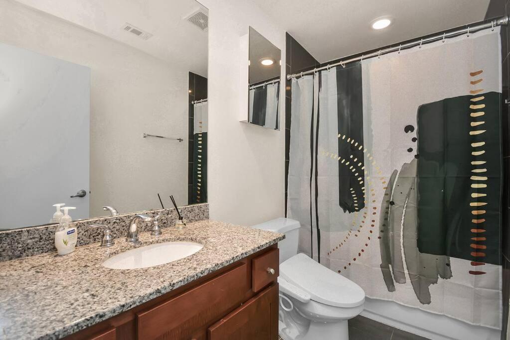 ヒューストン 3Br/3.5Ba Three Story East Downtown Townhouse With Viewヴィラ エクステリア 写真