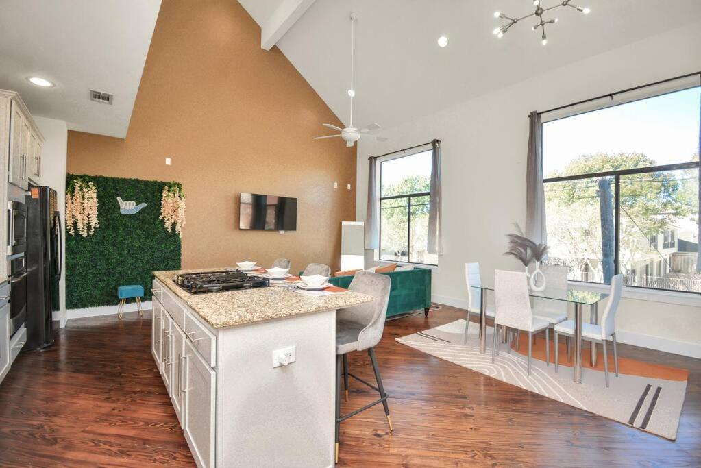 ヒューストン 3Br/3.5Ba Three Story East Downtown Townhouse With Viewヴィラ エクステリア 写真